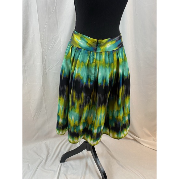 Women's Size 6 A Line Abstract Print Skirt With pockets - Picture 3 of 7